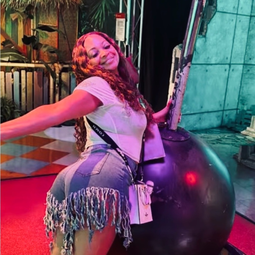 Meet your Posher, Tiffany